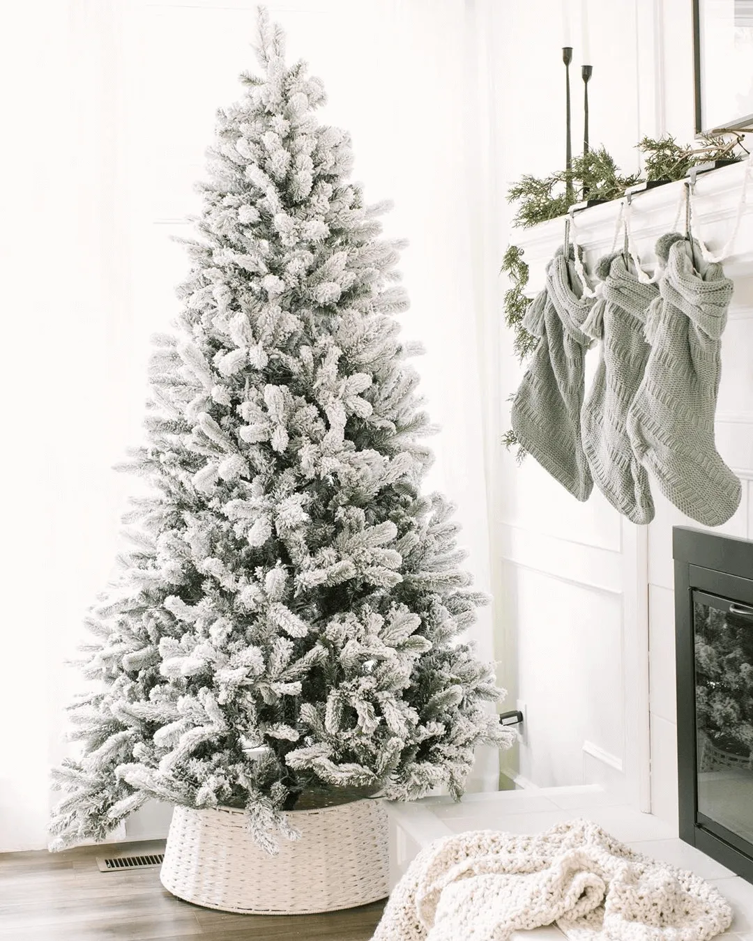 6.5' King Flock® Tree Unlit - FINAL SALE