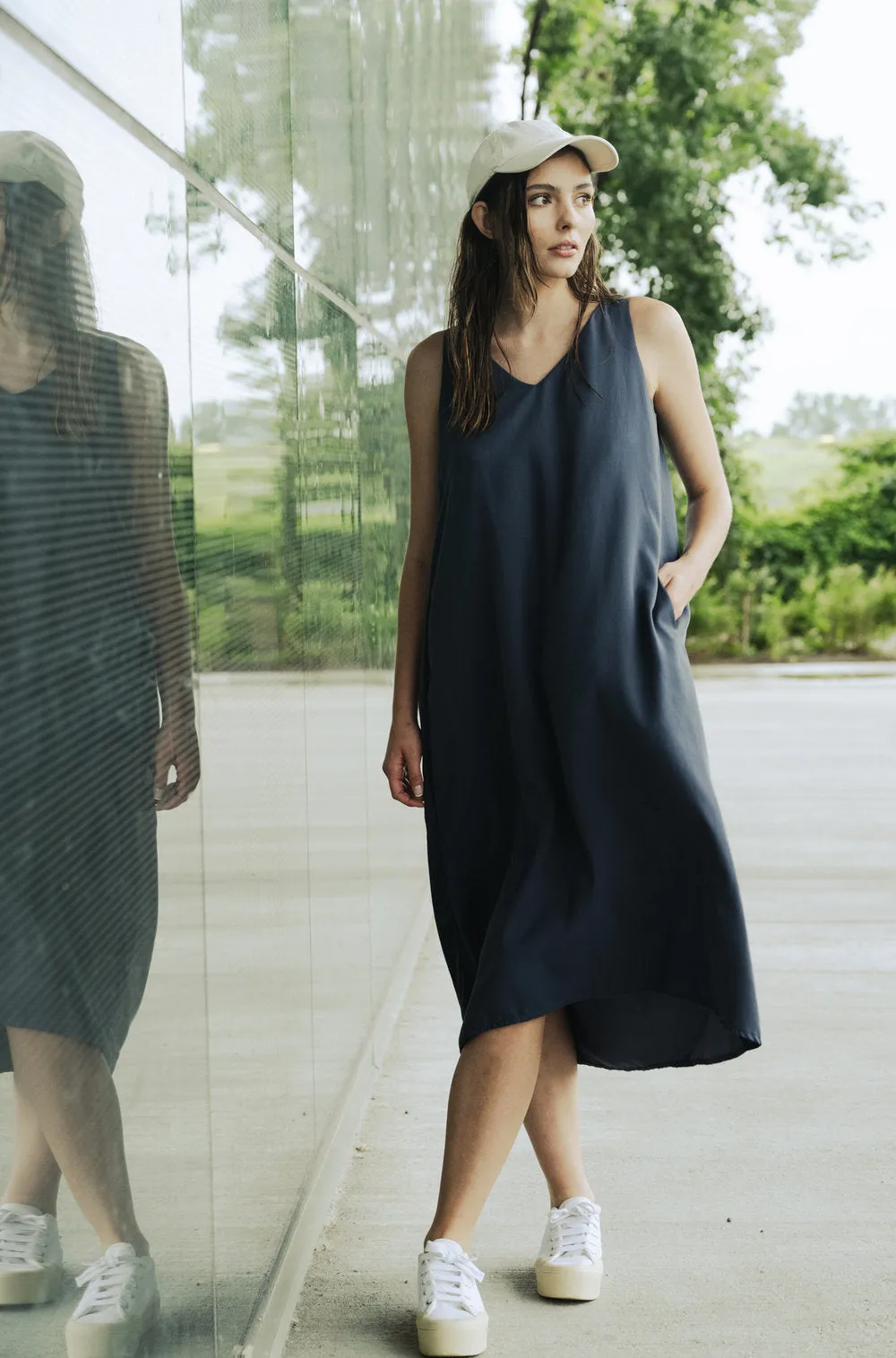 Cassis Dress in Navy Tencel