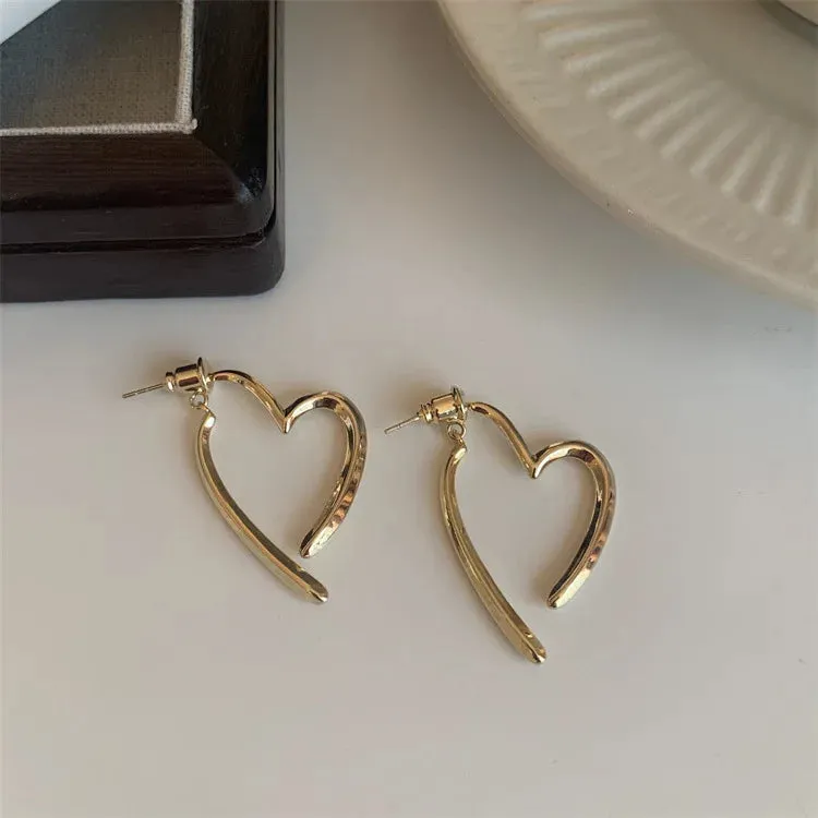 Love Goth Retro Aesthetic Exaggerated Hollow Heart Punk Metal Earring