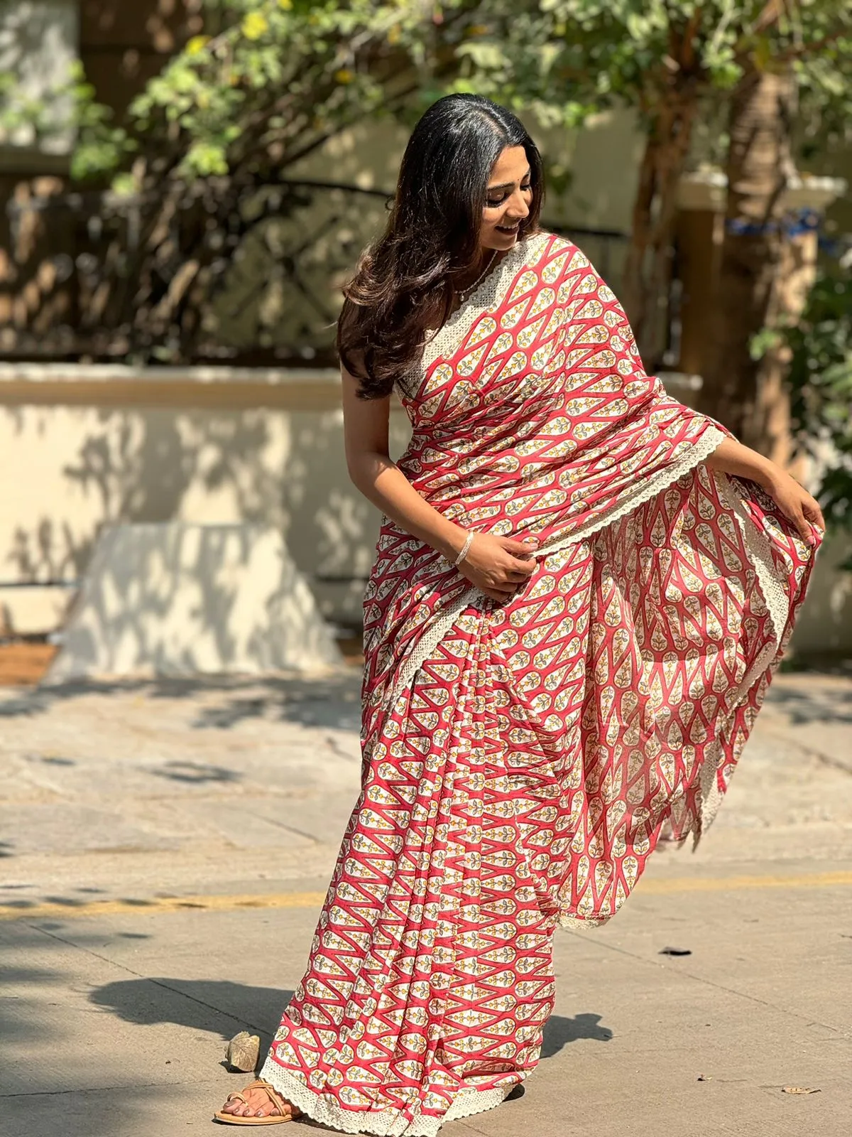 Pink cotton floral printed designer saree ( only saree )