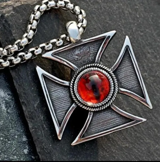 Retro Religious Style Triangle Eye Masonic Men's High Quality Metal Pendant Necklace Classic Punk Men's Amulet Jewelry