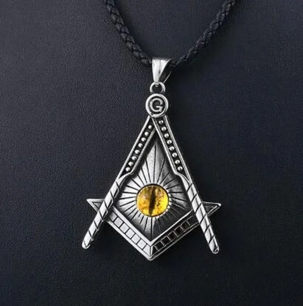 Retro Religious Style Triangle Eye Masonic Men's High Quality Metal Pendant Necklace Classic Punk Men's Amulet Jewelry