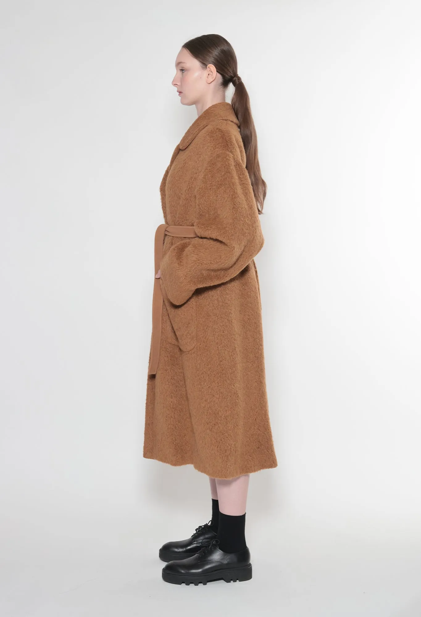 URBAN - Suri Alpaca Coat in Vicoña